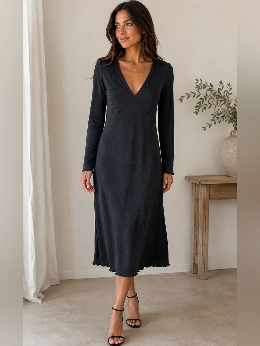 Smash + Tess Black V-Neck Long Sleeve Midi Dress